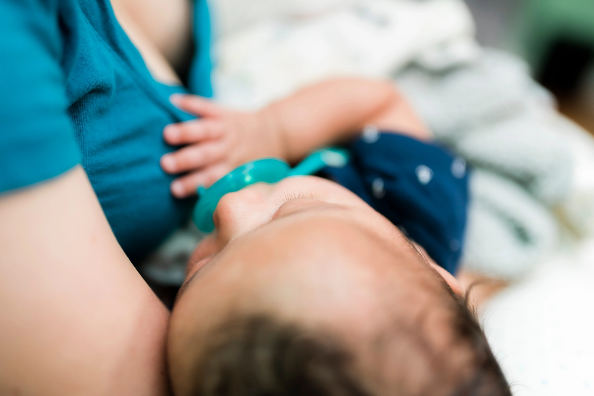 Recognize feeding challenges in newborns early. Expert guidance on symptoms, solutions, and when to seek help in McKinney, TX.